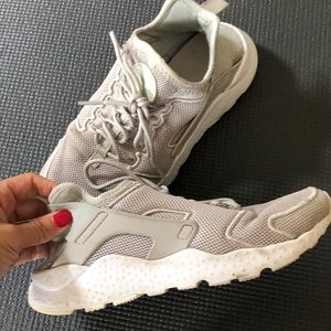 Nike Huraches Sneakers